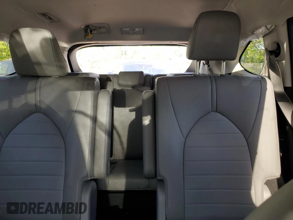2024 Toyota Highlander LE z VIN 5TDKDRBH6RS563939, wystawiony jako Copart lot #57876085 z przebiegiem 3 231 mil mil oraz Szkoda całkowita • Salvage title. Historia ofert i sprzedaży dostępna na DreamBid. Obrazek 10.