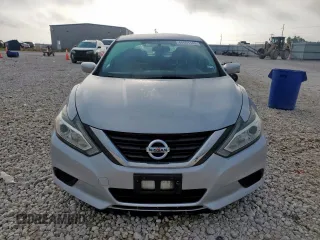 2017 Nissan Altima S z VIN 1N4AL3AP5HN318144, wystawiony jako Copart lot #60001145 z przebiegiem 67 999 mil mil oraz Czysty tytuł • Clean title. Historia ofert i sprzedaży dostępna na DreamBid. Obrazek 5.
