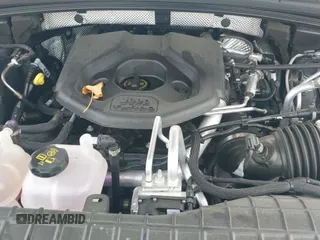 2024 Jeep Grand Cherokee z VIN 1C4RJYB65R8955072, wystawiony jako IAAI lot #41533183 z przebiegiem 6 218 mil mil oraz . Historia ofert i sprzedaży dostępna na DreamBid. Obrazek 21.