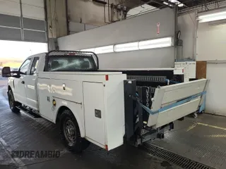 2017 Ford F-250 XL z VIN 1FD7X2A63HEF23418, wystawiony jako IAAI lot #42610484 z przebiegiem 271 149 mil mil oraz . Historia ofert i sprzedaży dostępna na DreamBid. Obrazek 16.