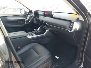 2024 Mazda CX-90 Preferred Plus z VIN JM3KKCHD1R1112722, wystawiony jako IAAI lot #41320976 z przebiegiem 30 428 mil mil oraz . Historia ofert i sprzedaży dostępna na DreamBid. Obrazek 5.