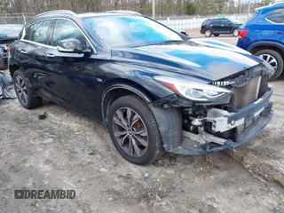 2017 Infiniti QX30 Premium z VIN SJKCH5CR8HA035885, wystawiony jako IAAI lot #41606308 z przebiegiem 112 932 mil mil oraz . Historia ofert i sprzedaży dostępna na DreamBid. Obrazek 1.