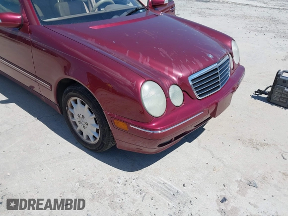 2000 Mercedes-Benz E-Class with VIN WDBJF65J1YB018240, listed as a IAAI auction lot 42051187 with 186,651 mi miles. Bid and sale history available at carsss.com. Image 6.