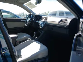2018 Volkswagen Tiguan SEL с VIN 3VV2B7AX7JM029275, выставлен на аукционе IAAI как лот 42386878 с пробегом 75 006 миль миль и . История ставок и продаж доступна на DreamBid. Изображение 5.