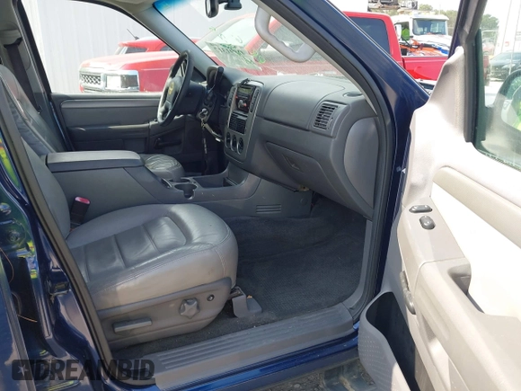 2005 Ford Explorer XLT with VIN 1FMZU73E15UB00924, listed as a IAAI auction lot 41991317 with 210,092 mi miles and . Bid and sale history available at DreamBid. Image 5.