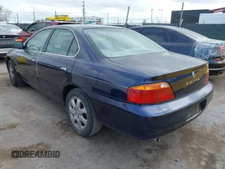 2000 Acura TL with VIN 19UUA5673YA043335, listed as a IAAI auction lot 41966979 with 104,352 mi miles. Bid and sale history available at carsss.com. Image 3.