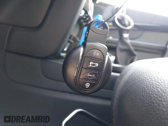2019 MINI Countryman Cooper with VIN WMZYS7C5XK3F46936, listed as a IAAI auction lot 42419916 with 43,383 mi miles and . Bid and sale history available at DreamBid. Image 11.