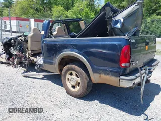 2005 Ford F-250 XL z VIN 1FTSW20P95EA30348, wystawiony jako IAAI lot #42199677 z przebiegiem Nie podano mil oraz . Historia ofert i sprzedaży dostępna na DreamBid. Obrazek 3.
