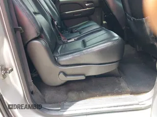 2011 Chevrolet Suburban LS с VIN 1GNSCHE07BR333292, выставлен на аукционе IAAI как лот 42749660 с пробегом 196 544 миль миль и . История ставок и продаж доступна на DreamBid. Изображение 8.