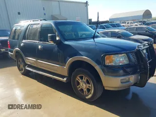 2005 Ford Expedition Eddie Bauer with VIN 1FMFU18555LA97198, listed as a IAAI auction lot 41256088 with 191,868 mi miles. Bid and sale history available at carsss.com. Image 1.
