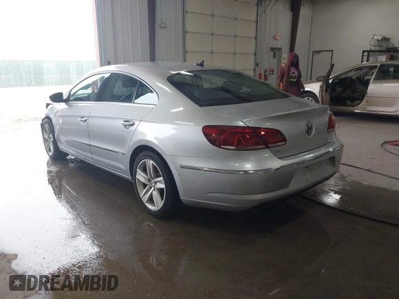 2015 Volkswagen CC R-Line z VIN WVWBP7AN9FE826400, wystawiony jako IAAI lot #40931896 z przebiegiem 117 022 mil mil oraz . Historia ofert i sprzedaży dostępna na DreamBid. Obrazek 3.