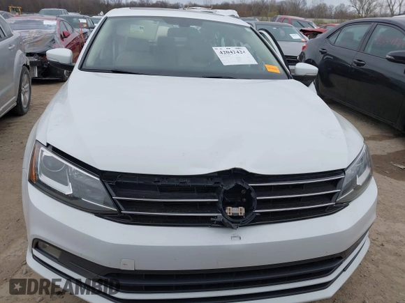 2016 Volkswagen Jetta Sedan 1.8T SEL with VIN 3VWL07AJXGM214382, listed as a IAAI auction lot 42042424 with 1 mi miles. Bid and sale history available at carsss.com. Image 12.