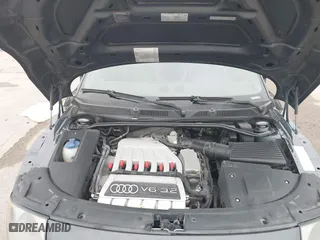 2004 Audi TT with VIN TRUUF28NX41025506, listed as a IAAI auction lot 42077877 with 139,617 mi miles. Bid and sale history available at carsss.com. Image 10.