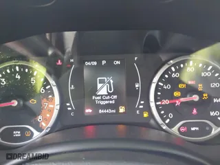 2017 Jeep Renegade Latitude with VIN ZACCJBBB4HPE90100, listed as a IAAI auction lot 41998252 with 84,443 mi miles. Bid and sale history available at carsss.com. Image 7.