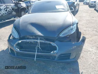 2014 Tesla Model S 60 with VIN 5YJSA1H1XEFP31911, listed as a IAAI auction lot 42029215 with Not Provided miles and . Bid and sale history available at DreamBid. Image 6.
