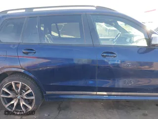 2021 BMW X7 M50i with VIN 5UXCX6C0XM9E15417, listed as a IAAI auction lot 41402910 with 70,768 mi miles. Bid and sale history available at carsss.com. Image 13.