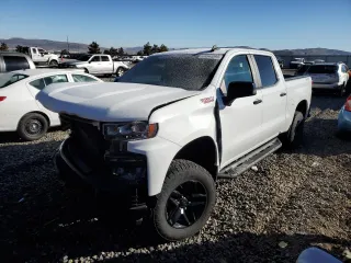 2020 Chevrolet Silverado 1500 LT Trail Boss with VIN 3GCPYFED5LG318248, listed as a Copart auction lot 44945095 with 69,044 mi miles and Salvage Title. Bid and sale history available at carsss.com. Image 1.