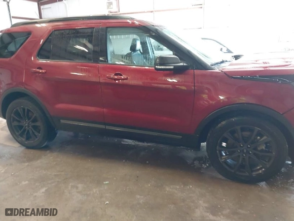 2019 Ford Explorer XLT with VIN 1FM5K7D84KGA27717, listed as a IAAI auction lot 41281945 with 134,956 mi miles. Bid and sale history available at carsss.com. Image 14.