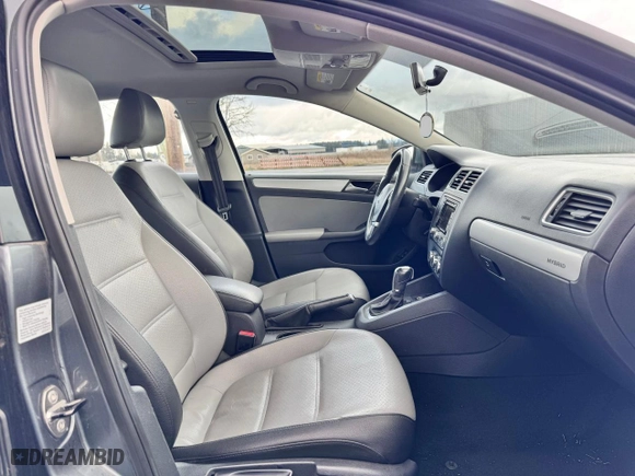 2013 Volkswagen Jetta Sedan Hybrid SE with VIN 3VW637AJXDM296677, listed as a Copart auction lot 53404985 with 233,128 mi miles and Clean Title. Bid and sale history available at carsss.com. Image 5.
