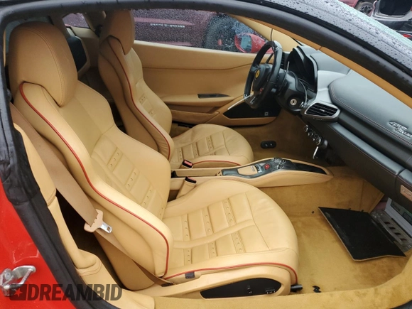 2011 Ferrari 458 Italia z VIN ZFF67NFA5B0176534, wystawiony jako Copart lot #86757334 z przebiegiem Nie podano mil oraz Szkoda całkowita • Salvage title. Historia ofert i sprzedaży dostępna na DreamBid. Obrazek 10.
