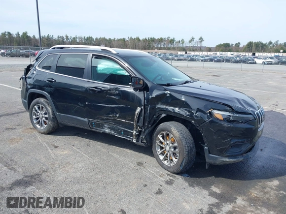 2019 Jeep Cherokee Latitude Plus z VIN 1C4PJMLB2KD355280, wystawiony jako IAAI lot #39367264 z przebiegiem 63 125 mil mil oraz . Historia ofert i sprzedaży dostępna na DreamBid. Obrazek 1.
