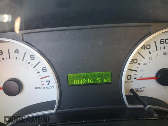 2008 Ford Explorer Sport Trac XLT z VIN 1FMEU31E88UA34709, wystawiony jako Copart lot #84161984 z przebiegiem Nie podano mil oraz Czysty tytuł • Clean title. Historia ofert i sprzedaży dostępna na DreamBid. Obrazek 9.