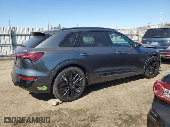 2024 Audi Q8 e-tron Prestige z VIN WA16ABGE2RB006933, wystawiony jako Copart lot #72645354 z przebiegiem 8 794 mil mil oraz Szkoda całkowita • Salvage title. Historia ofert i sprzedaży dostępna na DreamBid. Obrazek 3.
