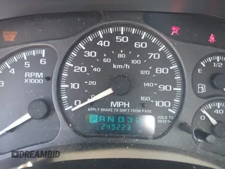 2002 Chevrolet Avalanche z VIN 3GNEK13T02G127607, wystawiony jako IAAI lot #42247519 z przebiegiem 249 223 mil mil oraz . Historia ofert i sprzedaży dostępna na DreamBid. Obrazek 7.