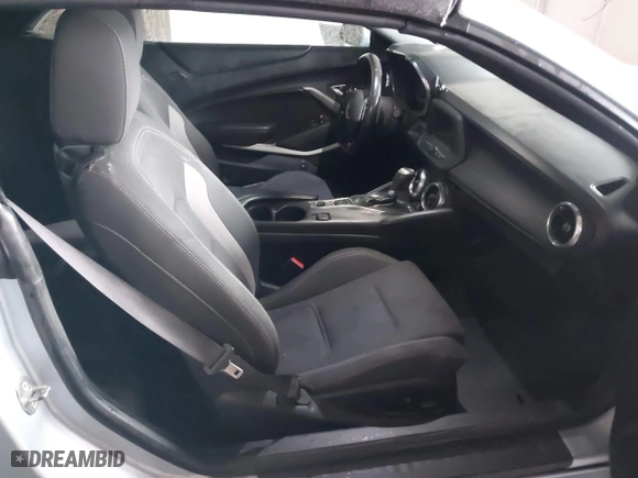 2018 Chevrolet Camaro 1LT with VIN 1G1FB3DX1J0130330, listed as a IAAI auction lot 41582610 with 61,364 mi miles. Bid and sale history available at carsss.com. Image 5.