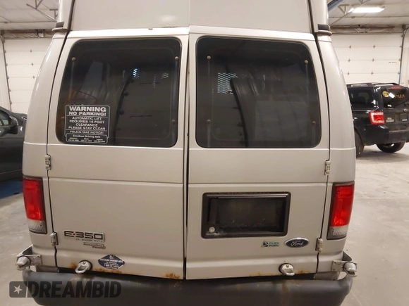 2014 Ford Econoline Wagon XL with VIN 1FBSS3BL1EDA11623, listed as a IAAI auction lot 41812934 with Not Provided miles. Bid and sale history available at carsss.com. Image 15.