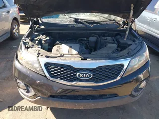 2013 Kia Sorento EX with VIN 5XYKUDA22DG412022, listed as a IAAI auction lot 40567674 with 177,189 mi miles. Bid and sale history available at carsss.com. Image 10.