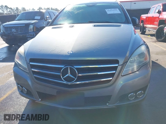 2011 Mercedes-Benz R R 350 with VIN 4JGCB6FE9BA113693, listed as a IAAI auction lot 41255621 with 136,126 mi miles. Bid and sale history available at carsss.com. Image 6.