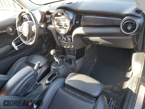 2014 MINI Hardtop S z VIN WMWXM7C54ET970410, wystawiony jako Copart lot #87269984 z przebiegiem 132 913 mil mil oraz Szkoda całkowita • Salvage title. Historia ofert i sprzedaży dostępna na DreamBid. Obrazek 8.