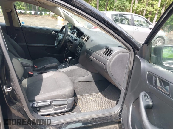 2015 Volkswagen Jetta S with VIN 3VW2K7AJ1FM293445, listed as a IAAI auction lot 42762356 with 116,301 mi miles and . Bid and sale history available at DreamBid. Image 5.