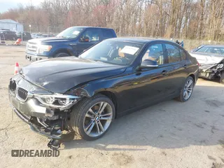 2016 BMW 3 Series 328i xDrive z VIN WBA8E3G58GNU02737, wystawiony jako IAAI lot #41882960 z przebiegiem 63 966 mil mil oraz . Historia ofert i sprzedaży dostępna na DreamBid. Obrazek 2.