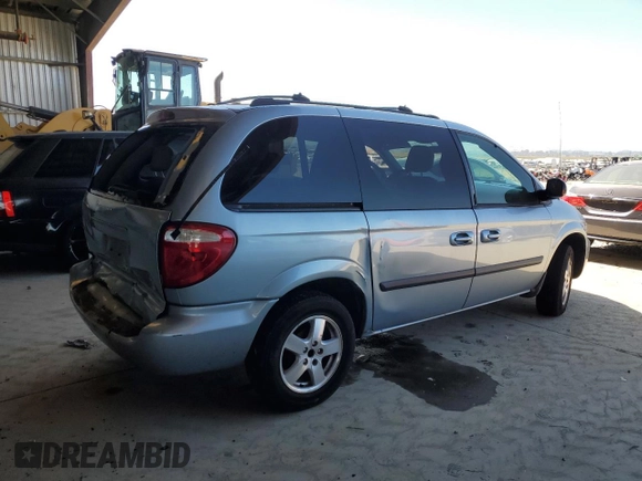 2005 Dodge Caravan SXT with VIN 1D4GP45R15B181360, listed as a Copart auction lot 61221005 with 229,828 mi miles and Salvage title. Bid and sale history available at DreamBid. Image 3.