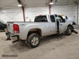 2011 GMC Sierra 2500HD SLE with VIN 1GT220CG9BZ228024, listed as a Copart auction lot 48848405 with 0 mi miles and Salvage Title. Bid and sale history available at carsss.com. Image 3.