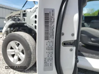 2019 Ram 1500 Tradesman z VIN 3C6RR6KG7KG730262, wystawiony jako Copart lot #52874995 z przebiegiem 78 792 mil mil oraz Szkoda całkowita • Salvage title. Historia ofert i sprzedaży dostępna na DreamBid. Obrazek 13.