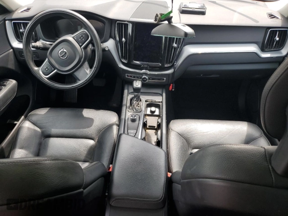 2018 Volvo XC60 Momentum with VIN YV4A22RK1J1029739, listed as a Copart auction lot 54148325 with 62,766 mi miles and Clean title. Bid and sale history available at DreamBid. Image 8.