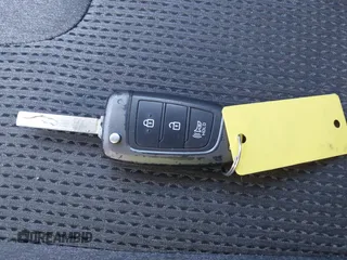 2020 Hyundai Santa Fe SE z VIN 5NMS2CAD7LH269302, wystawiony jako IAAI lot #41833303 z przebiegiem 70 665 mil mil oraz . Historia ofert i sprzedaży dostępna na DreamBid. Obrazek 11.