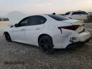 2020 Alfa Romeo Giulia Ti Sport z VIN ZARFAMBN1L7625922, wystawiony jako Copart lot #85744044 z przebiegiem Nie podano mil oraz Czysty tytuł • Clean title. Historia ofert i sprzedaży dostępna na DreamBid. Obrazek 2.