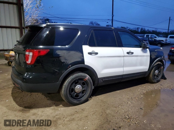 2016 Ford Utility Police Interceptor with VIN 1FM5K8ARXGGD32942, listed as a Copart auction lot 83344034 with 102,355 mi miles and Salvage Title. Bid and sale history available at carsss.com. Image 3.