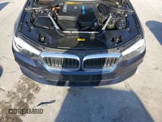 2019 BMW 5 Series 530e xDrive with VIN WBAJB1C51KB376996, listed as a Copart auction lot 52581175 with 42,369 mi miles and Salvage title. Bid and sale history available at DreamBid. Image 11.