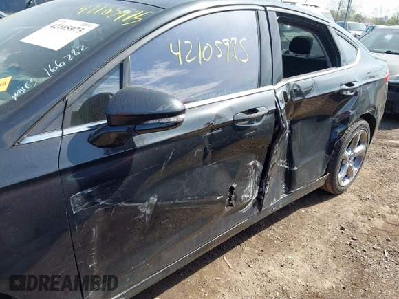 2013 Ford Fusion SE with VIN 3FA6P0HR5DR340247, listed as a IAAI auction lot 42105975 with 166,282 mi miles. Bid and sale history available at carsss.com. Image 6.