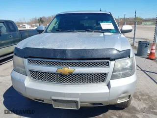 2012 Chevrolet Suburban LT with VIN 1GNSKJE72CR181012, listed as a IAAI auction lot 41621884 with 197,467 mi miles. Bid and sale history available at carsss.com. Image 12.
