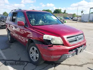 2005 Honda Pilot EX-L z VIN 2HKYF18545H544535, wystawiony jako IAAI lot #42250692 z przebiegiem 232 994 mil mil oraz . Historia ofert i sprzedaży dostępna na DreamBid. Obrazek 1.