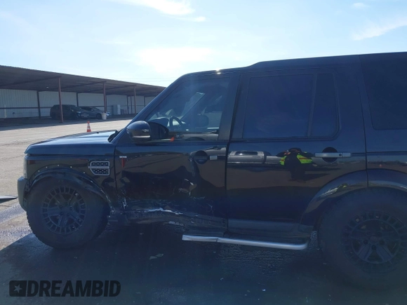 2016 Land Rover LR4 HSE with VIN SALAG2V63GA840960, listed as a IAAI auction lot 41535020 with 102,696 mi miles and . Bid and sale history available at DreamBid. Image 6.