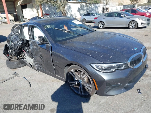 2022 BMW 3 Series 330e with VIN 3MW5P7J05N8C77293, listed as a IAAI auction lot 41322532 with 1 mi miles. Bid and sale history available at carsss.com. Image 1.