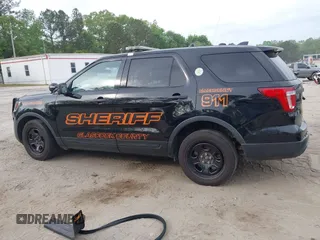 2016 Ford Police Interceptor Utility z VIN 1FM5K8AR3GGC73183, wystawiony jako IAAI lot #41978063 z przebiegiem 133 309 mil mil oraz . Historia ofert i sprzedaży dostępna na DreamBid. Obrazek 14.
