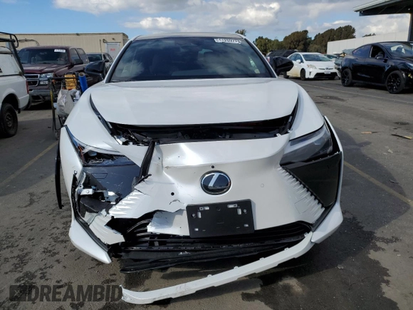 2023 Lexus RZ 450e Premium z VIN JTJAAAAB7PA021503, wystawiony jako Copart lot #41259754 z przebiegiem 1150 mil mil oraz . Historia ofert i sprzedaży dostępna na DreamBid. Obrazek 5.